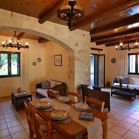 Christina Villas- Minoan Inland Pentamodi Luaran gambar